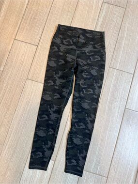 Like new Fabletics Powerhold leggings